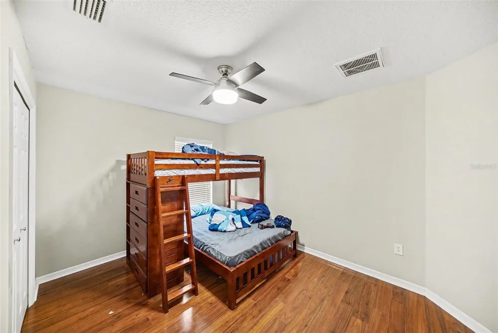 215 FERN GULLEY DRIVE Seffner, FL 33584