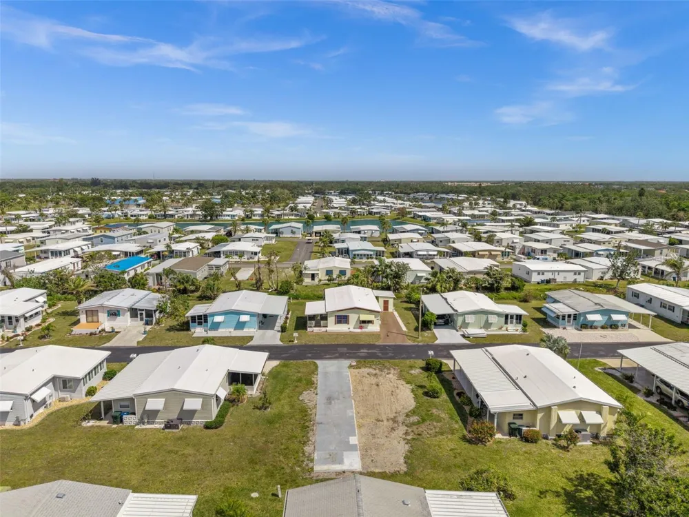561 LONGWOOD DRIVE Venice, FL 34285