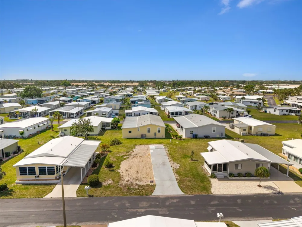 561 LONGWOOD DRIVE Venice, FL 34285