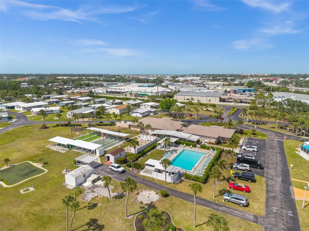 561 LONGWOOD DRIVE Venice, FL 34285