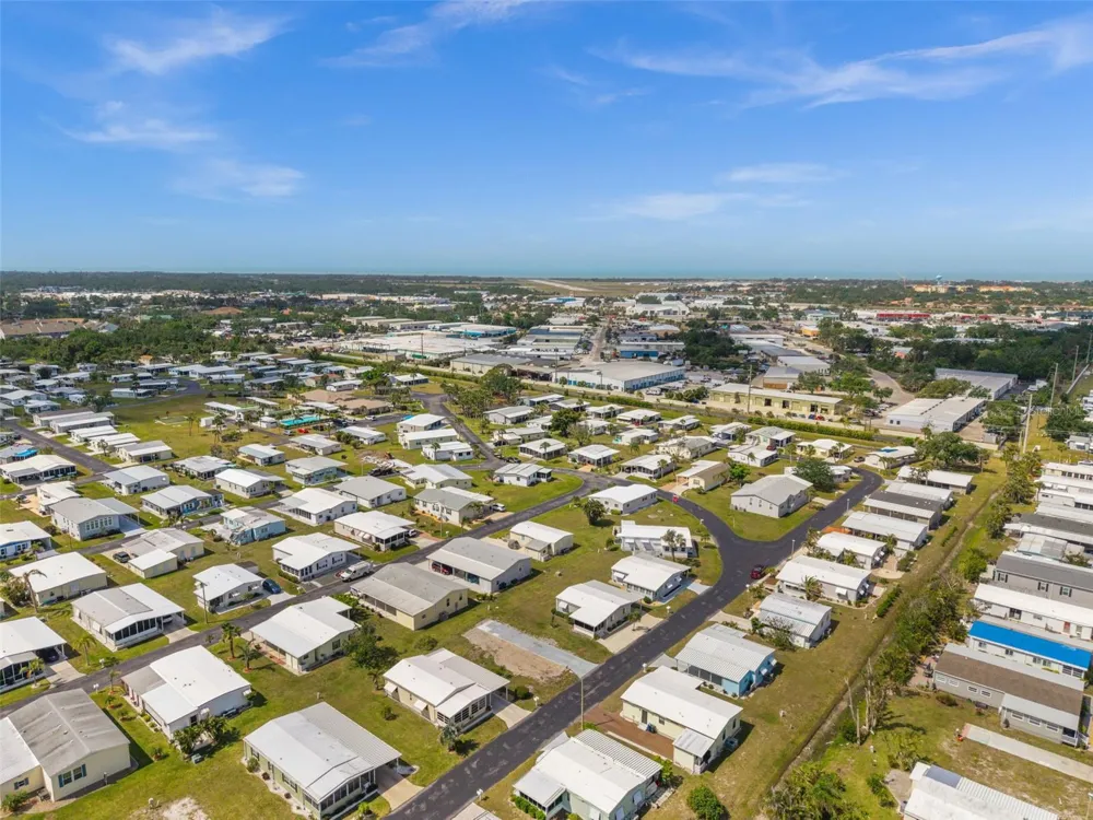 561 LONGWOOD DRIVE Venice, FL 34285