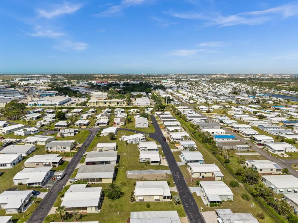 561 LONGWOOD DRIVE Venice, FL 34285