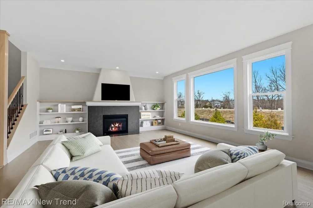209 MOUNTAIN VIEW LANE Milford Village, MI 48381