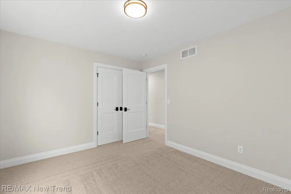 209 MOUNTAIN VIEW LANE Milford Village, MI 48381