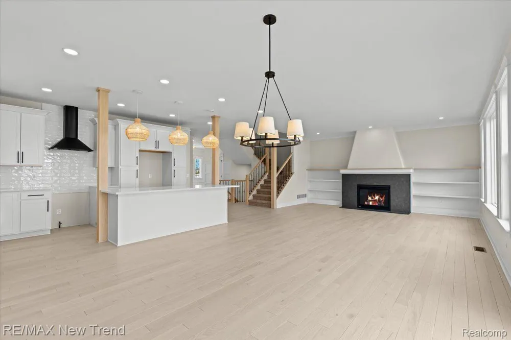 209 MOUNTAIN VIEW LANE Milford Village, MI 48381