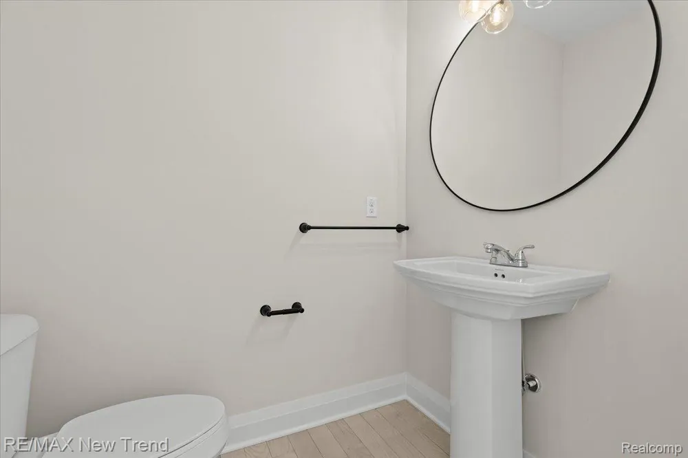 209 MOUNTAIN VIEW LANE Milford Village, MI 48381
