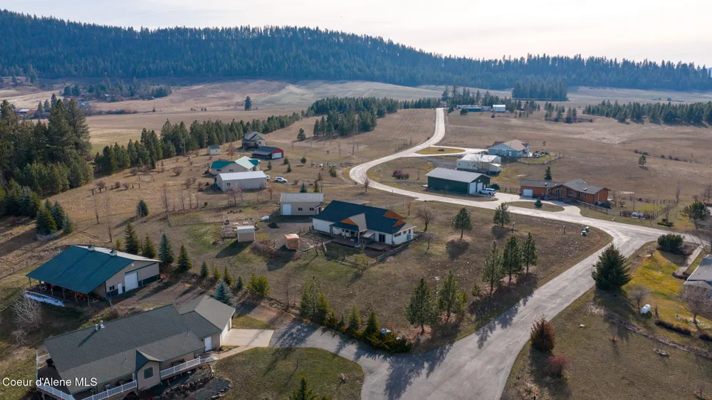 30716 S Sunray Trail Worley, ID 83876