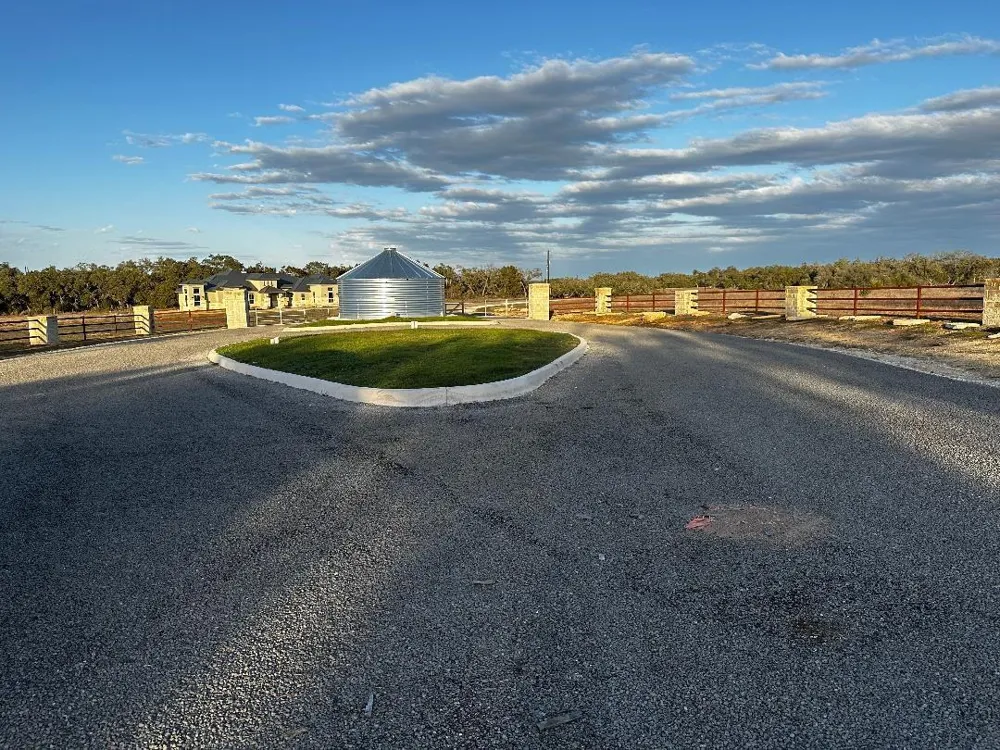 642 Windmill Ridge Drive Blanco, TX 78606