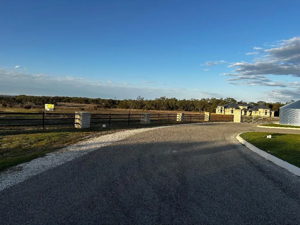 642 Windmill Ridge Drive Blanco, TX 78606