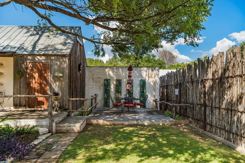 104 Austin Street #B Fredericksburg, TX 78624