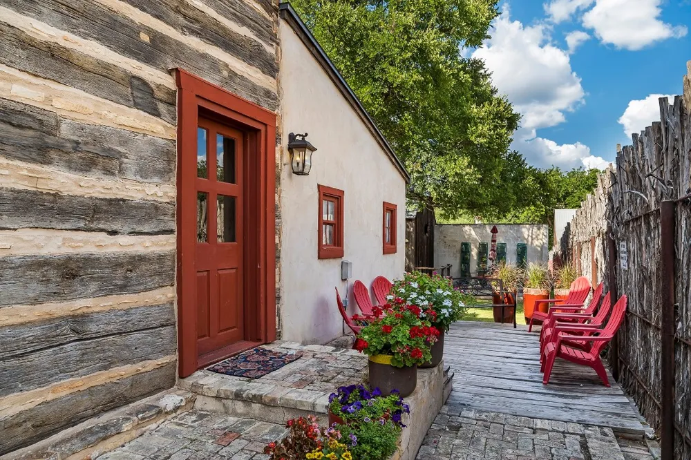 104 Austin Street #B Fredericksburg, TX 78624