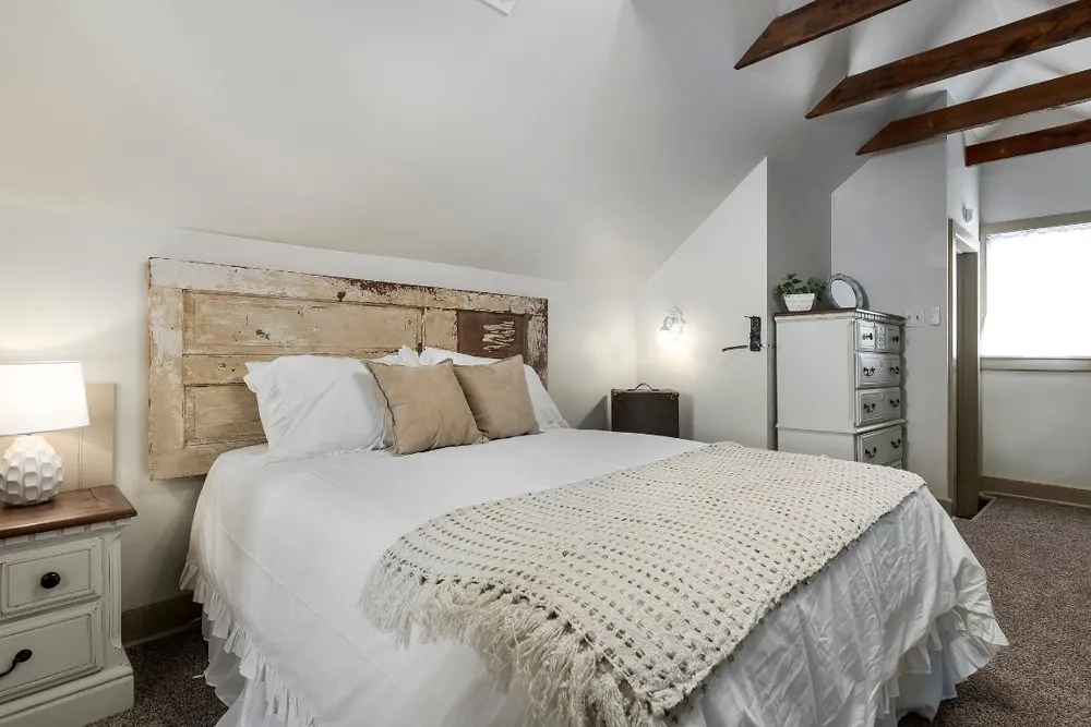 104 Austin Street #B Fredericksburg, TX 78624
