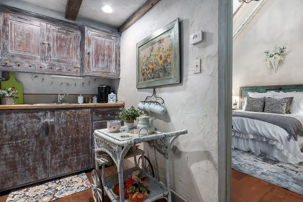 104 Austin Street #B Fredericksburg, TX 78624