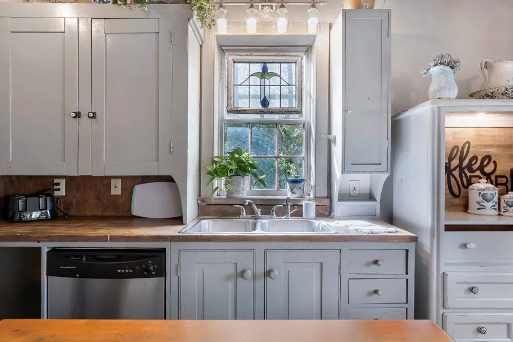 104 Austin Street #B Fredericksburg, TX 78624