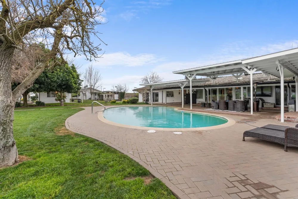 4280 Ipsen Le Grand, CA 95333