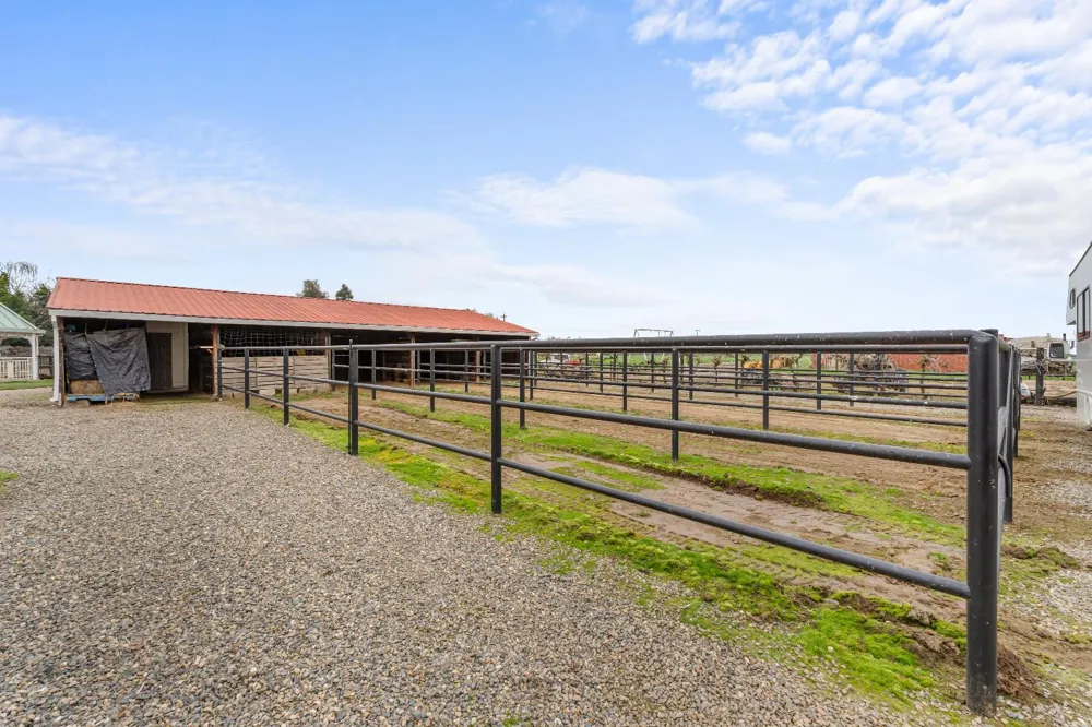 4280 Ipsen Le Grand, CA 95333