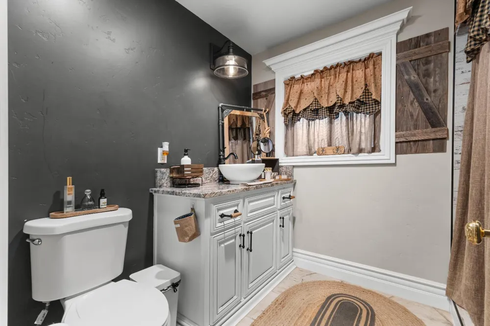 4280 Ipsen Le Grand, CA 95333