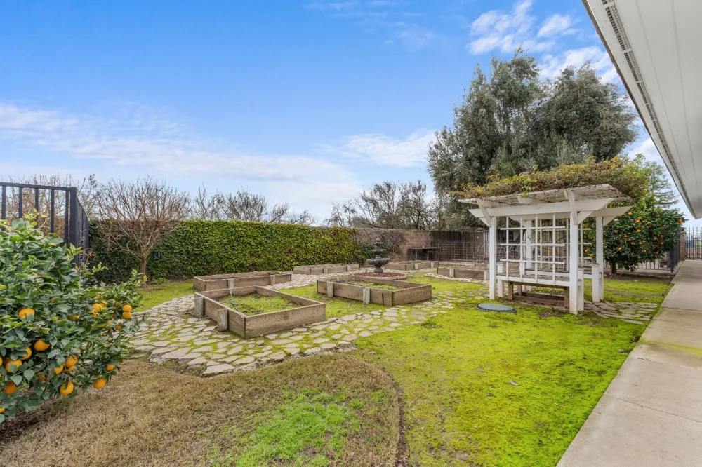 4280 Ipsen Le Grand, CA 95333