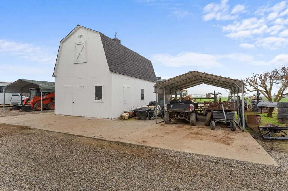 4280 Ipsen Le Grand, CA 95333