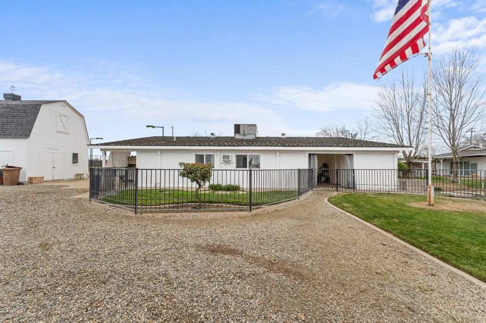 4280 Ipsen Le Grand, CA 95333