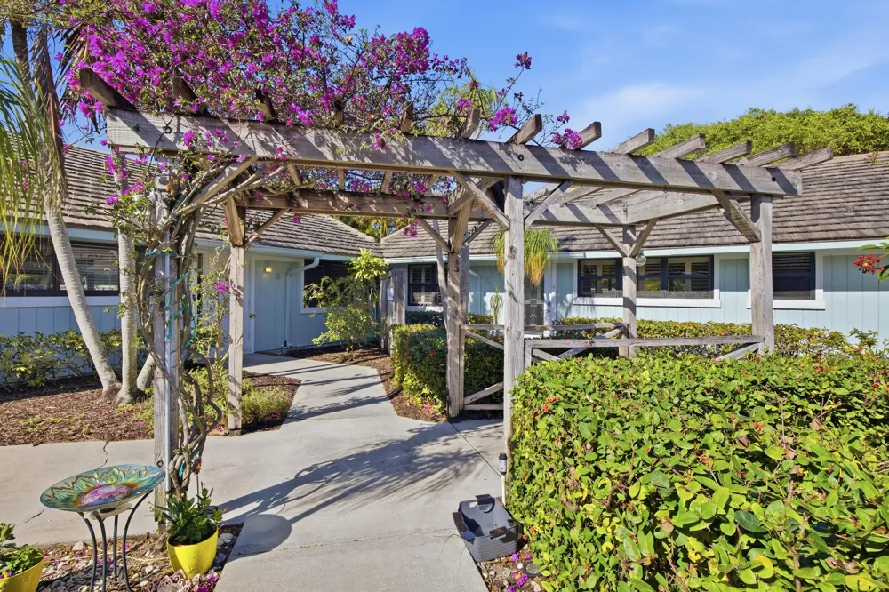 1127 E Seminole Avenue #21c