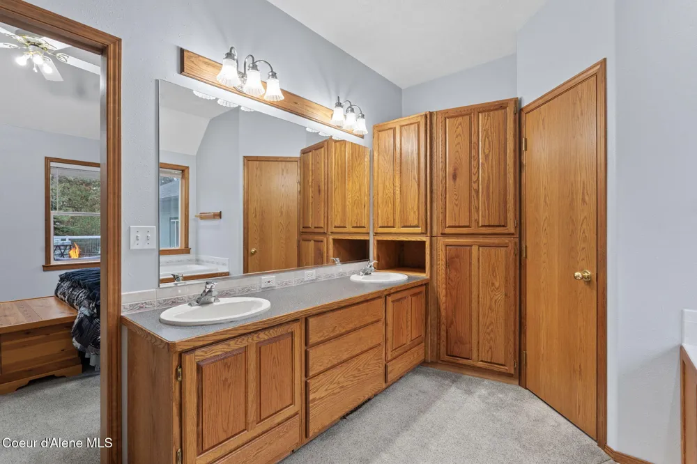 26312 E Idaho Pines Lane Newman Lake, WA 99025