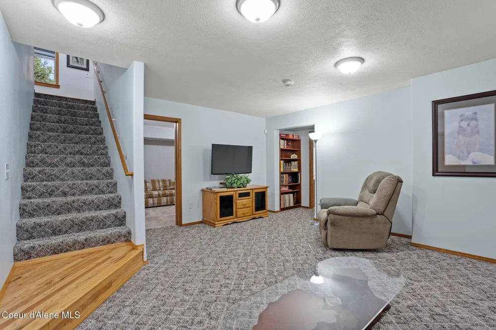 26312 E Idaho Pines Lane Newman Lake, WA 99025