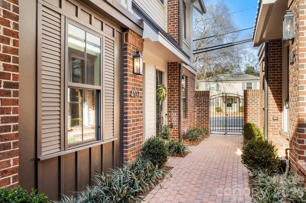 4107 Selwyn Walk Court