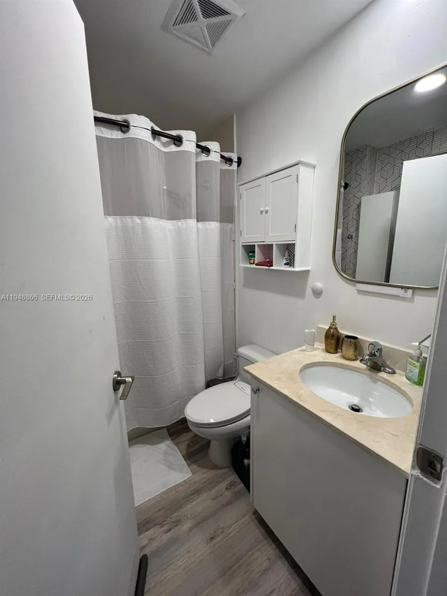 60 SW 13th St #3013 Miami, FL 33130