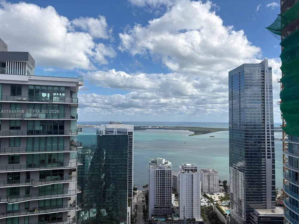 60 SW 13th St #3013 Miami, FL 33130