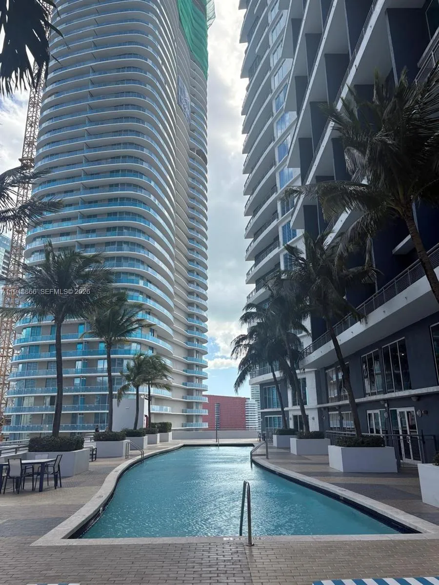 60 SW 13th St #3013 Miami, FL 33130