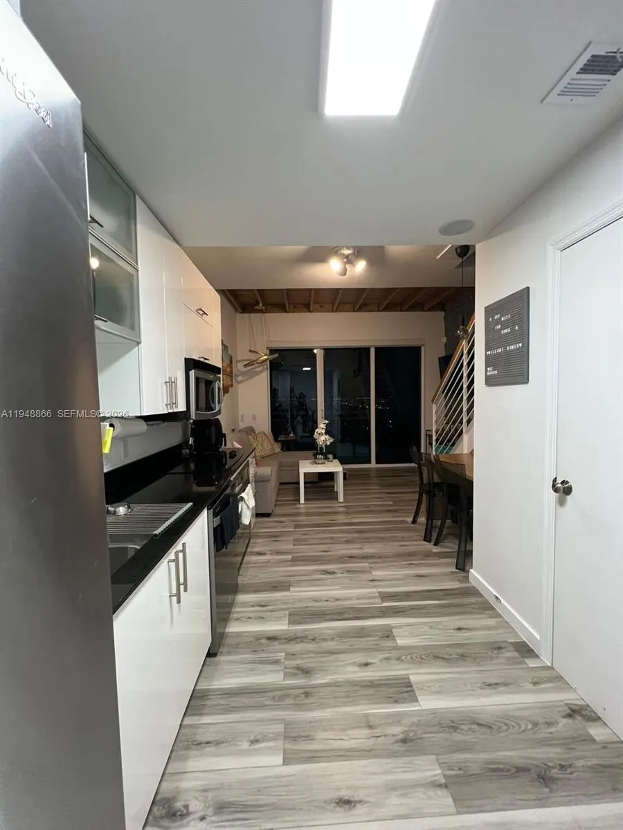 60 SW 13th St #3013 Miami, FL 33130