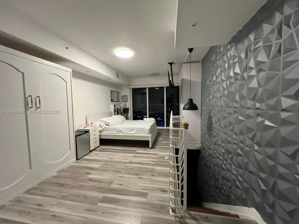 60 SW 13th St #3013 Miami, FL 33130