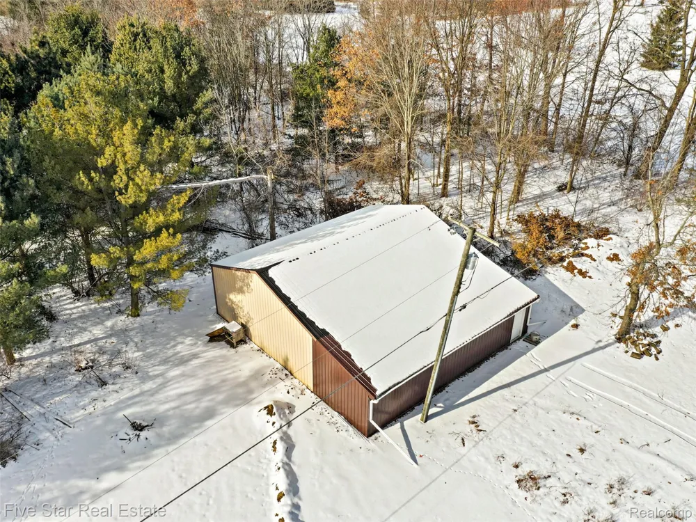 2185 Armond Road Howell City, MI 48855