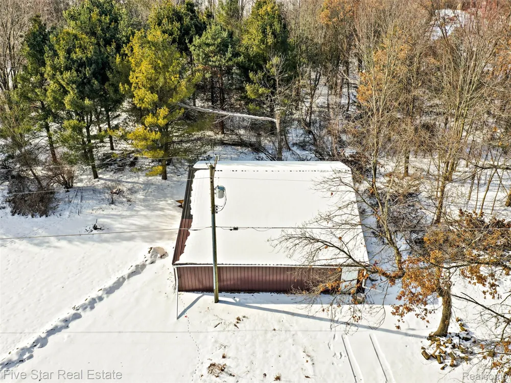 2185 Armond Road Howell City, MI 48855