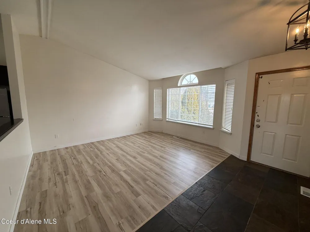 10951 Krest Court Hayden, ID 83835