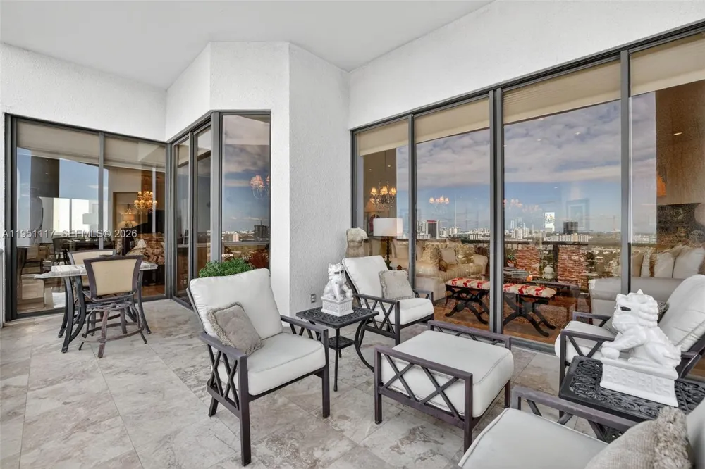 3598 Yacht Club Dr #PH2 Aventura, FL 33180