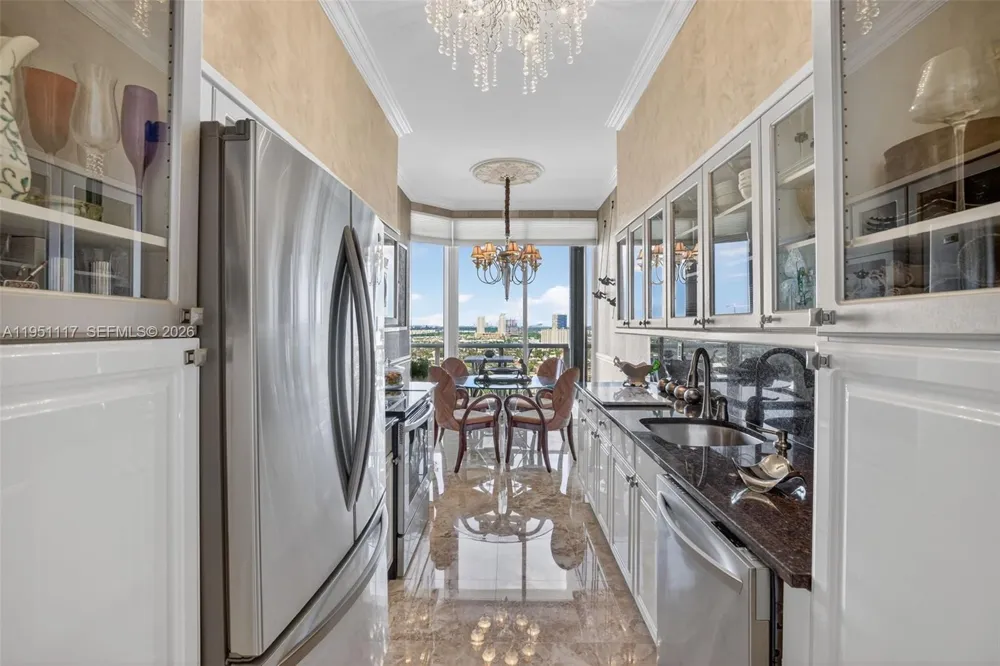 3598 Yacht Club Dr #PH2 Aventura, FL 33180