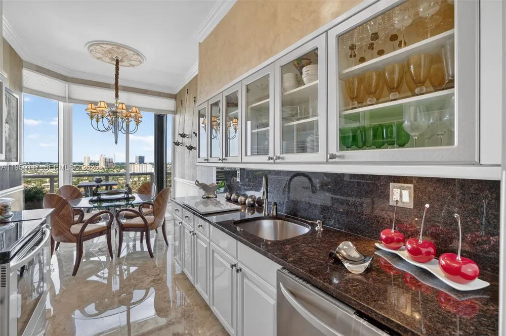 3598 Yacht Club Dr #PH2 Aventura, FL 33180