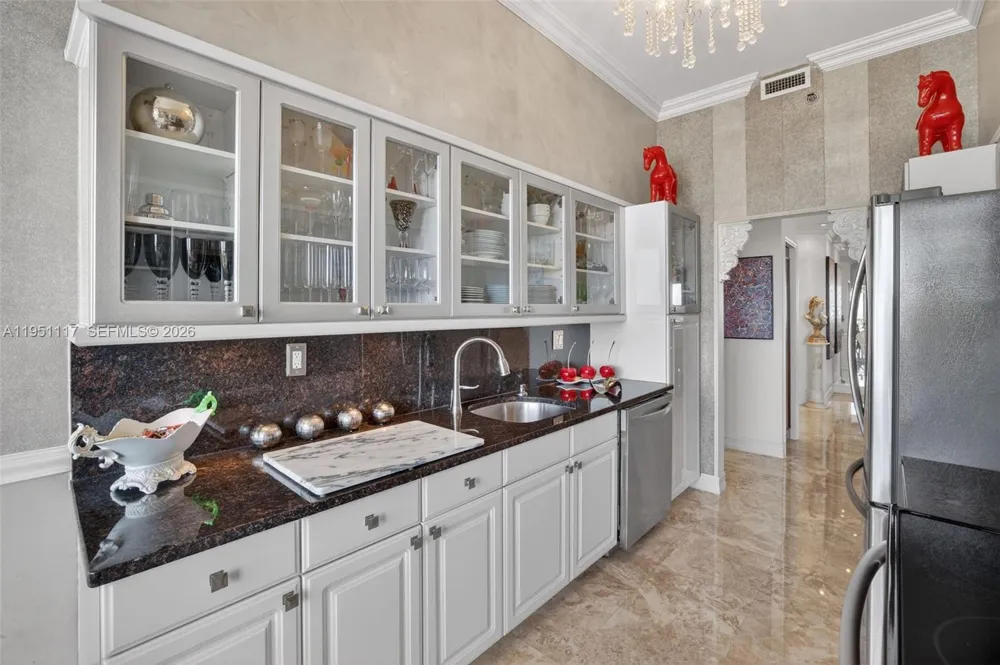 3598 Yacht Club Dr #PH2 Aventura, FL 33180