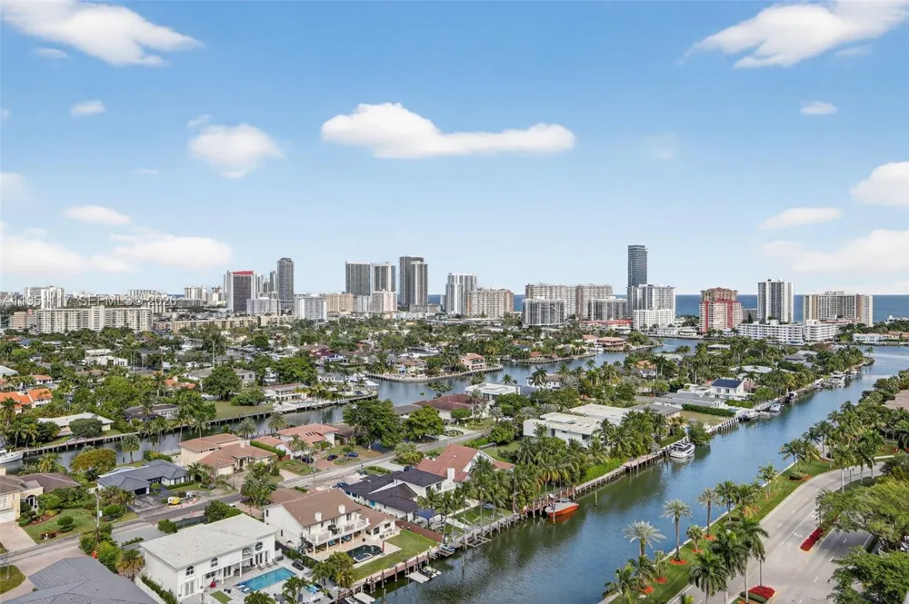 3598 Yacht Club Dr #PH2 Aventura, FL 33180