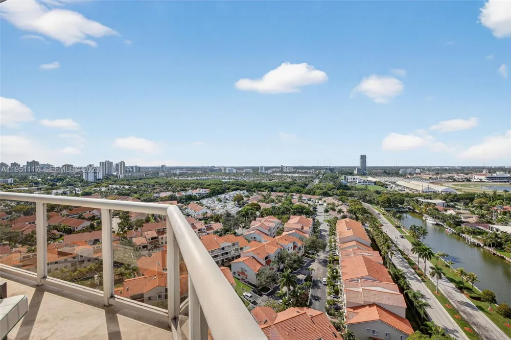 3598 Yacht Club Dr #PH2 Aventura, FL 33180