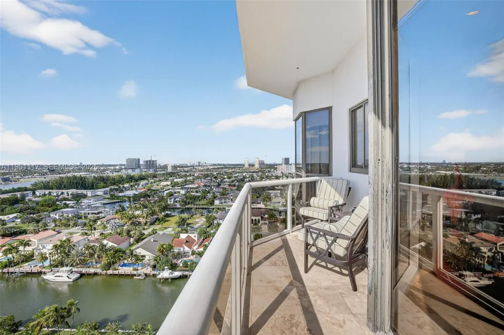 3598 Yacht Club Dr #PH2 Aventura, FL 33180