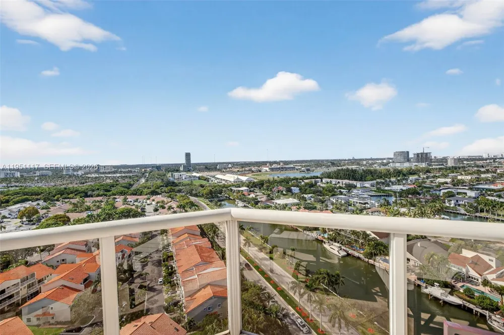 3598 Yacht Club Dr #PH2 Aventura, FL 33180