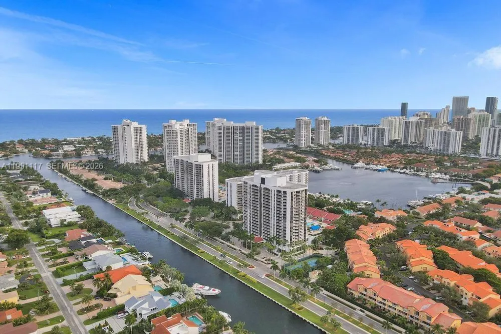 3598 Yacht Club Dr #PH2 Aventura, FL 33180