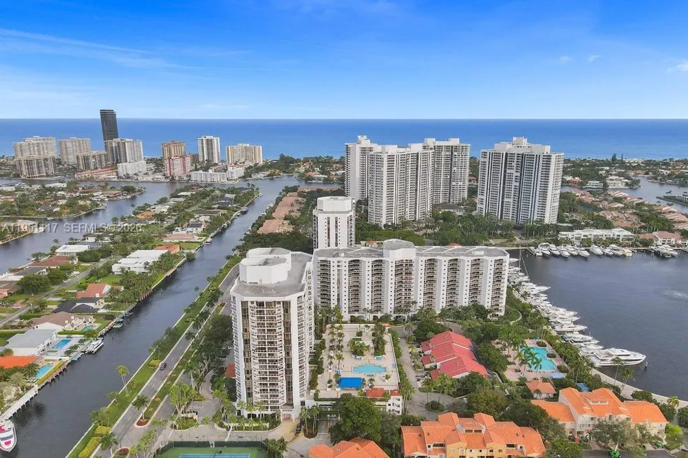 3598 Yacht Club Dr #PH2 Aventura, FL 33180