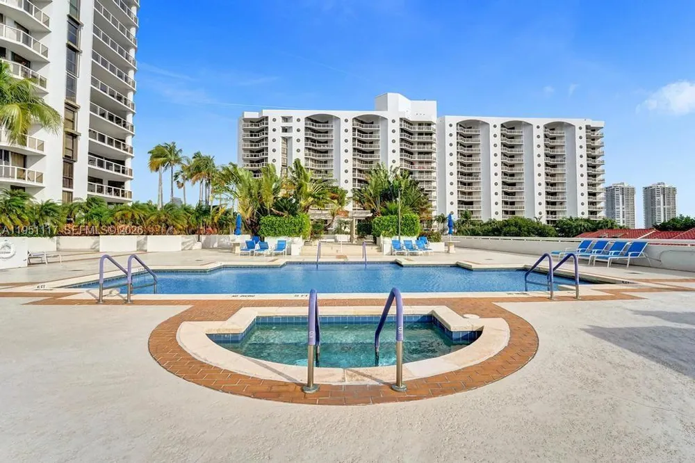 3598 Yacht Club Dr #PH2 Aventura, FL 33180