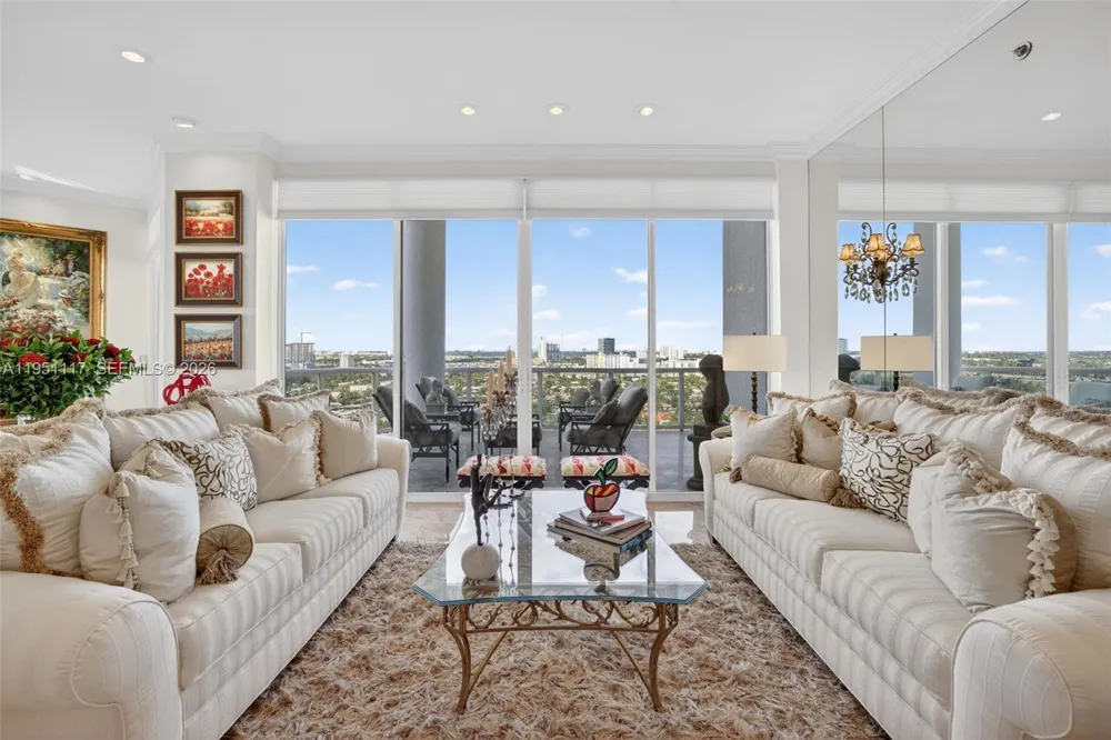 3598 Yacht Club Dr #PH2 Aventura, FL 33180