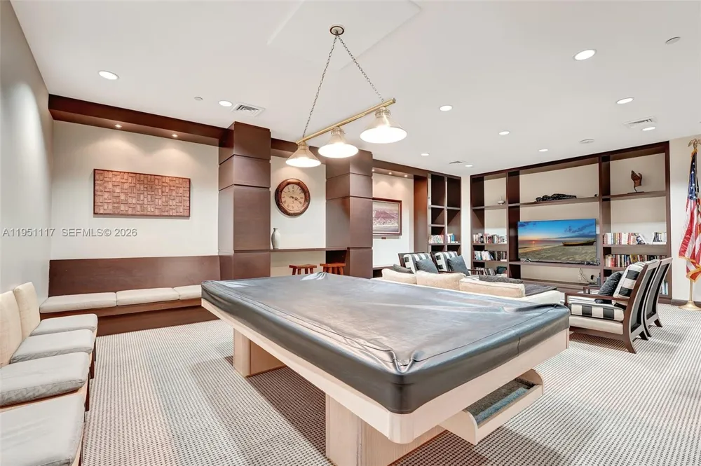 3598 Yacht Club Dr #PH2 Aventura, FL 33180