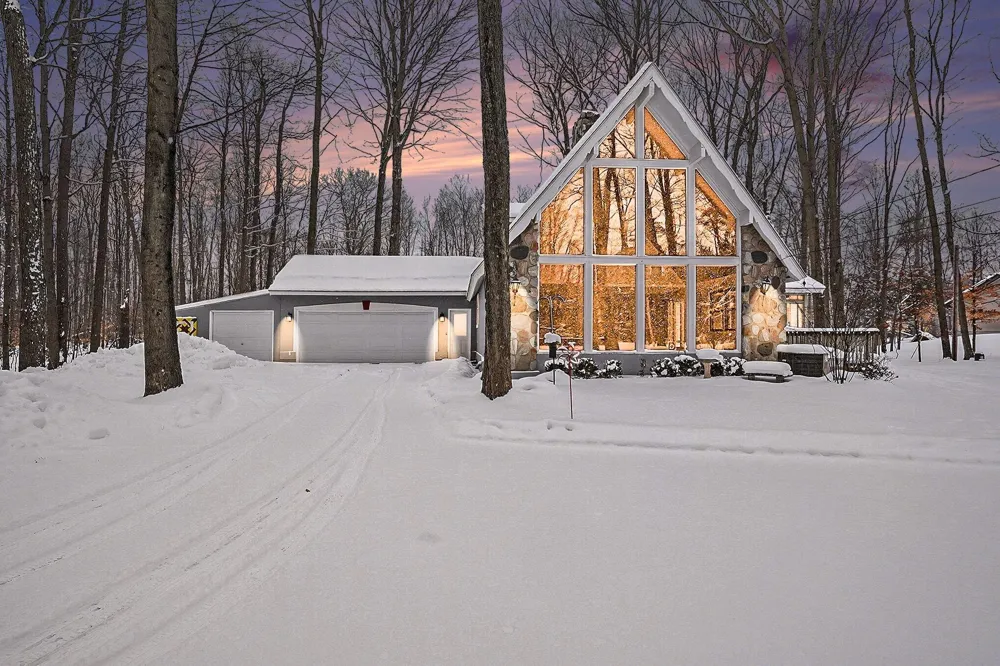 15390 Baldwin Street